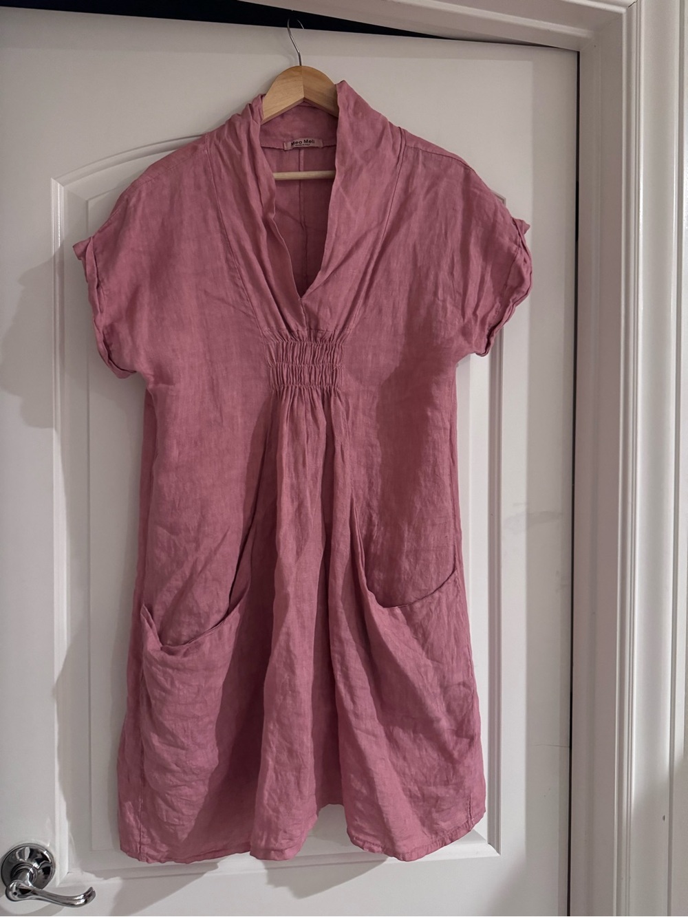 Relaxed Pink Linen V-Neck Tunic with Pockets